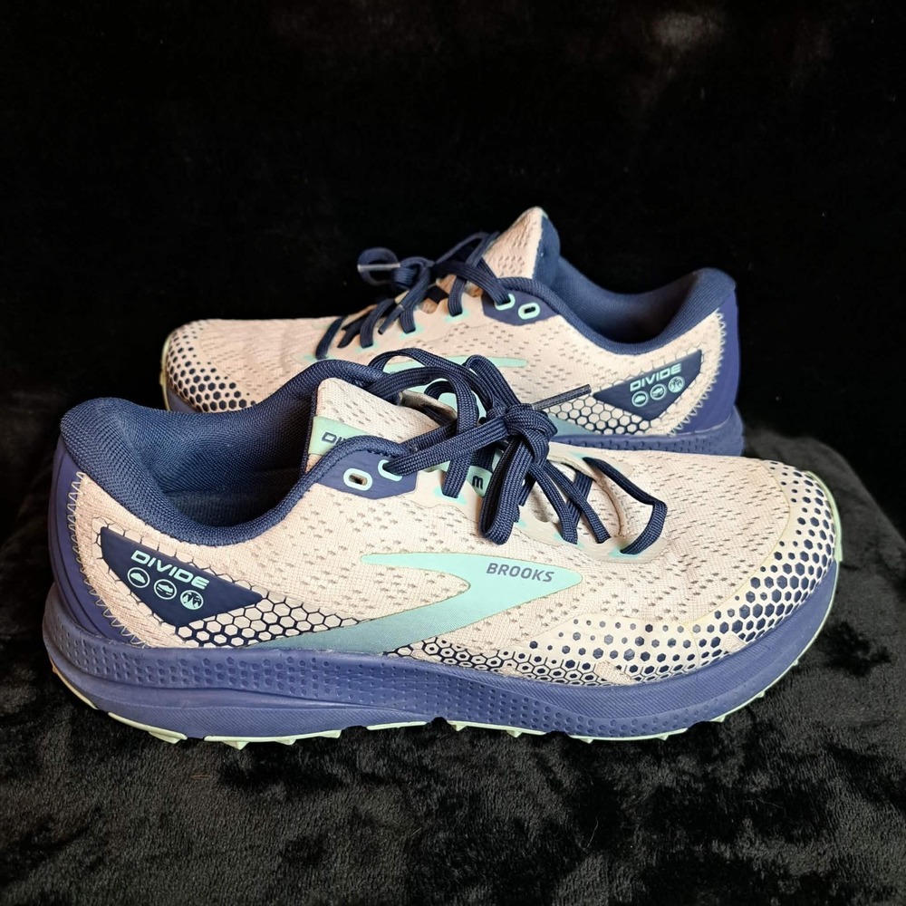 Brooks Divide 3 Blue white 1203681B006 Training Sneaker Shoes Women's 9.5 B - Picture 2 of 11